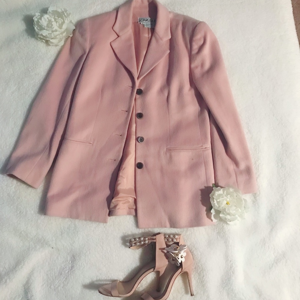Pretty in pink 👛 vintage blazer